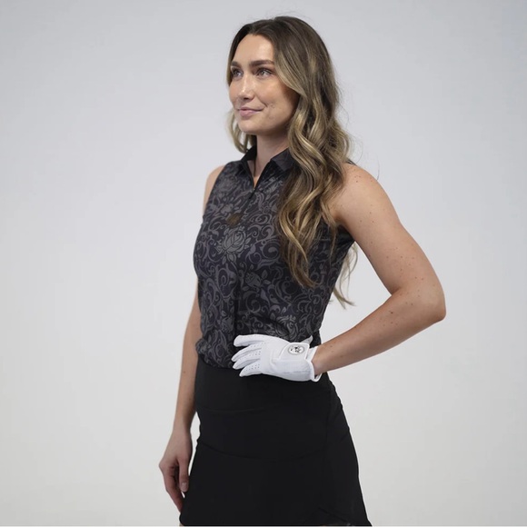 NWT Women’s sleeveless polo with “Filigree” print - Picture 2 of 8